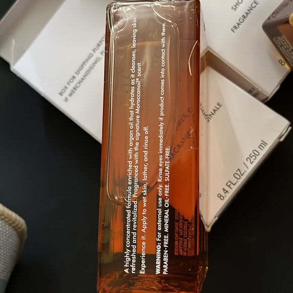 Moroccanoil Amber Shower Gel with Argan Oil - Picture 4 of 5